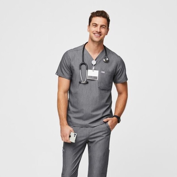 FIGS Leon™ Three-Pocket Scrub Graphite Grey Top Medical Uniform top Size Small - Picture 2 of 8